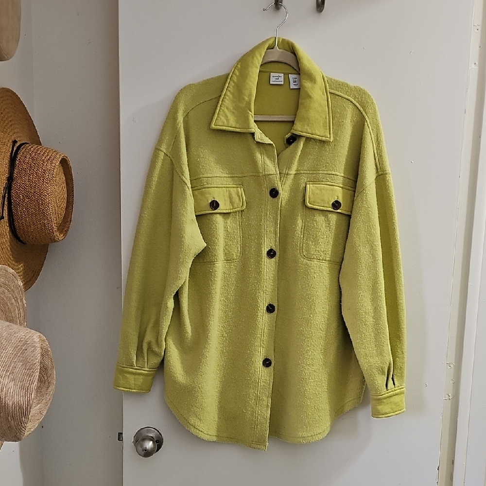 cupcakes & cashmere Lime Shacket